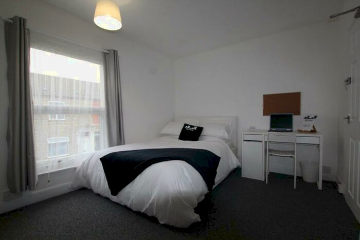 3 Bedroom Terraced House To Rent In Gordon Street, Northampton, NN2