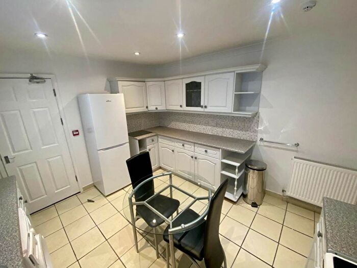 1 Bedroom Flat To Rent In Montpelier Terrace, Ffynone, Uplands, Swansea, SA1