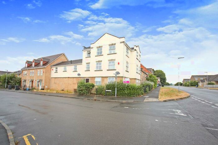 2 Bedroom Flat To Rent In Fosse Way, BA21
