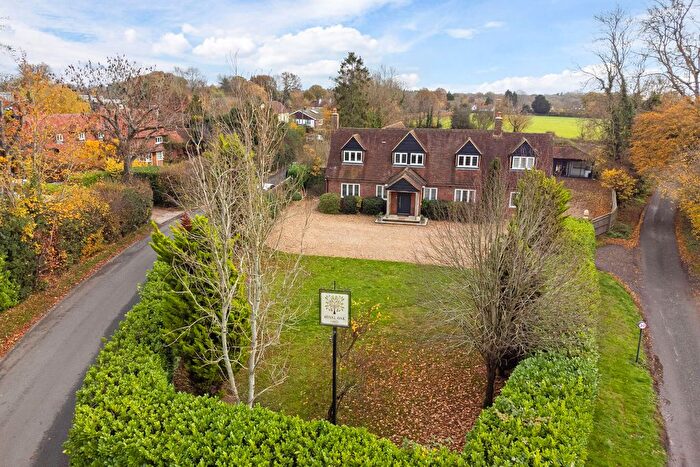 5 Bedroom Detached House For Sale In Middle Lane, Bovingdon, HP3