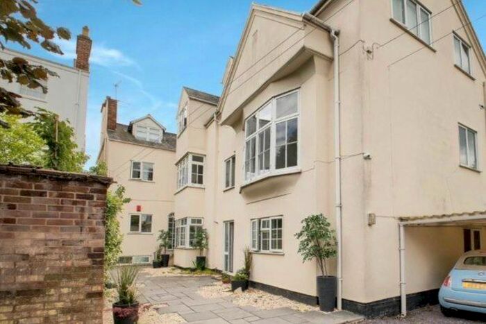 2 Bedroom Flat To Rent In Binswood Avenue, Leamington Spa, CV32