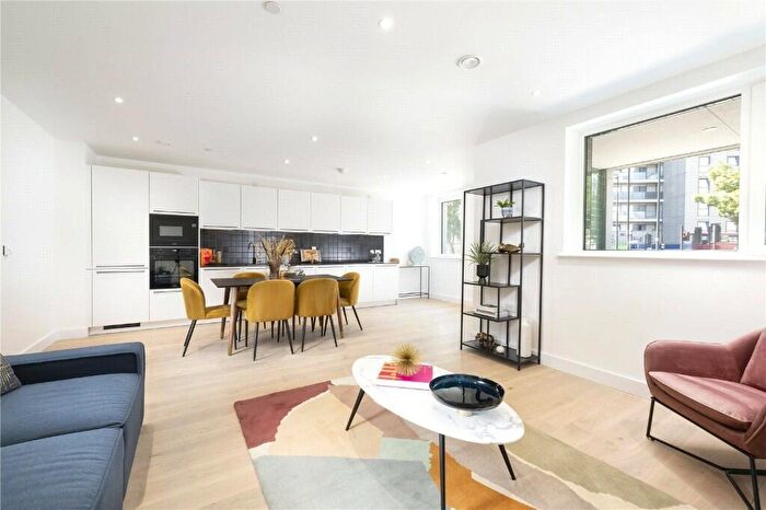 4 Bedroom Flat To Rent In Cicada Road, London, SW18