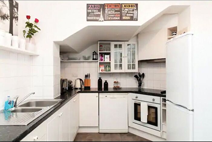 2 Bedroom Flat To Rent In Mercer Street, London, WC2H