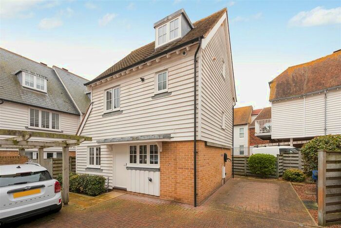 3 Bedroom Detached House To Rent In The Slipway, Sea Wall, Whitstable, CT5