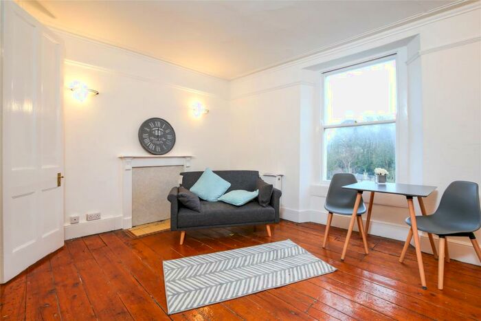 1 Bedroom Apartment To Rent In Wellsway, Bath, BA2