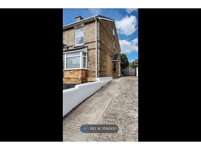 5 Bedroom Semi-Detached House To Rent In Union Street, Maidstone, ME14