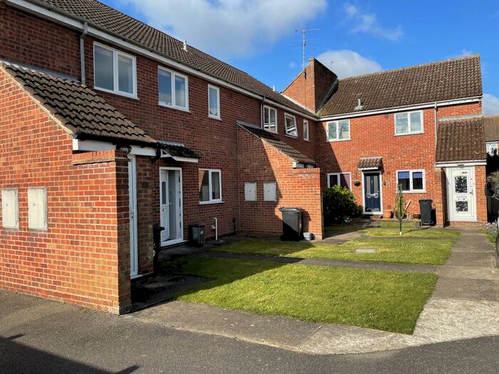 2 Bedroom Flat To Rent In Estuary Court, Hunts Farm Close, Tollesbury, Maldon, CM9