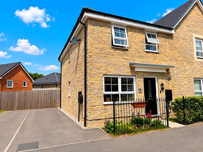 3 Bedroom Semi Detached House For Sale In Halberton Close, Hyde, SK14