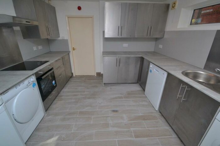 4 Bedroom Semi-Detached House To Rent In Mettham Street, Lenton, Nottingham, NG7