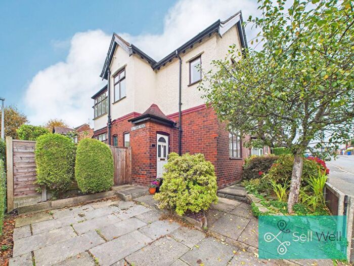 2 Bedroom Semi-detached House For Sale In Holly Avenue, Worsley, Manchester, M28
