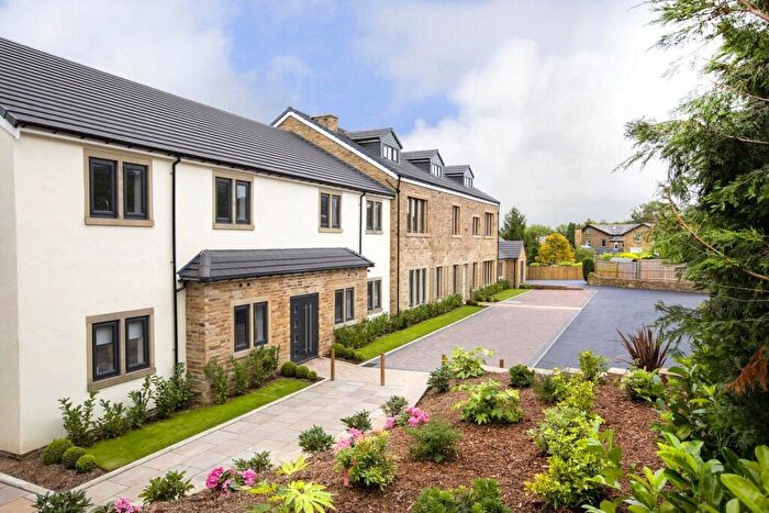 2 Bedroom Property To Rent In Hollin Wood Close, Shipley, BD18