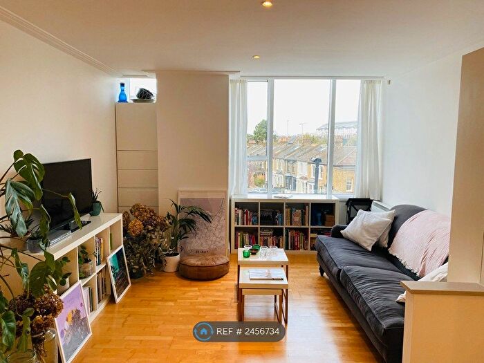 2 Bedroom Flat To Rent In Drayton Park, London, N5