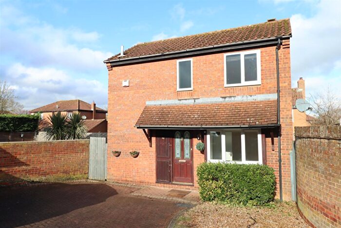 2 Bedroom Detached House For Sale In Kirtlington, Downhead Park, Milton Keynes, MK15