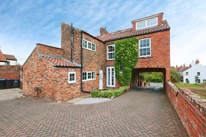4 Bedroom End Of Terrace House For Sale In Main Street, York, YO26