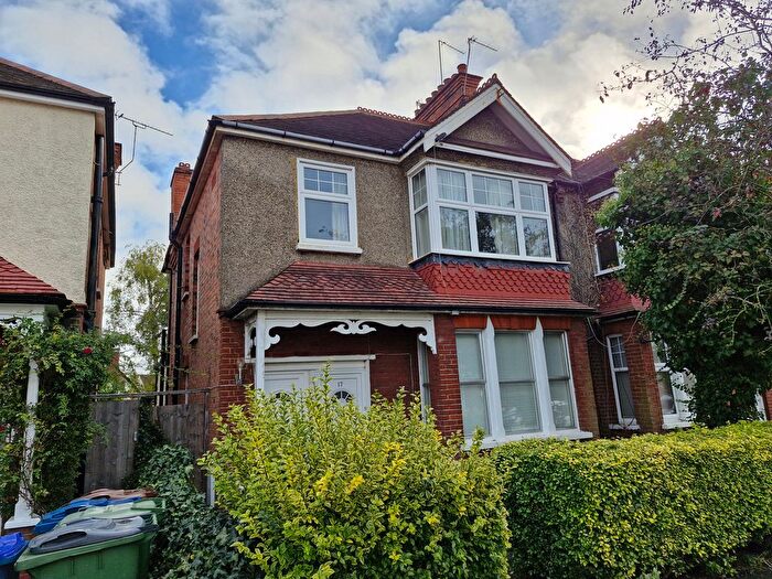 2 Bedroom Flat To Rent In Radnor Avenue, Harrow-On-The-Hill, Harrow, HA1
