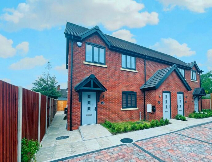 2 Bedroom Maisonette To Rent In Sienna Way, West Bromwich, B71