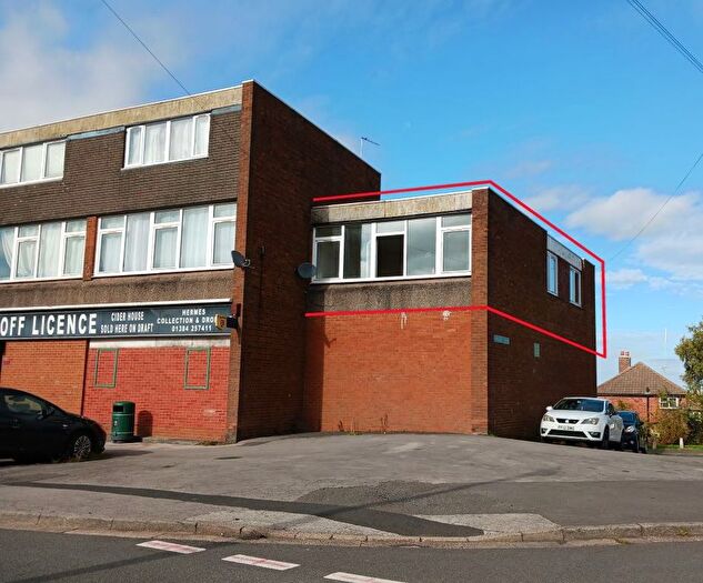 2 Bedroom Flat For Sale In Wheatsheaf Road, Tividale, Oldbury, West Midlands, B69
