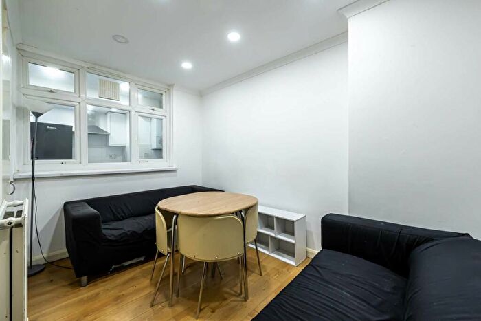 4 Bedroom House To Rent In Olney Road, Kennington, London, SE17