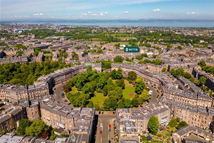 4 Bedroom Apartment For Sale In Moray Place, Edinburgh, EH3