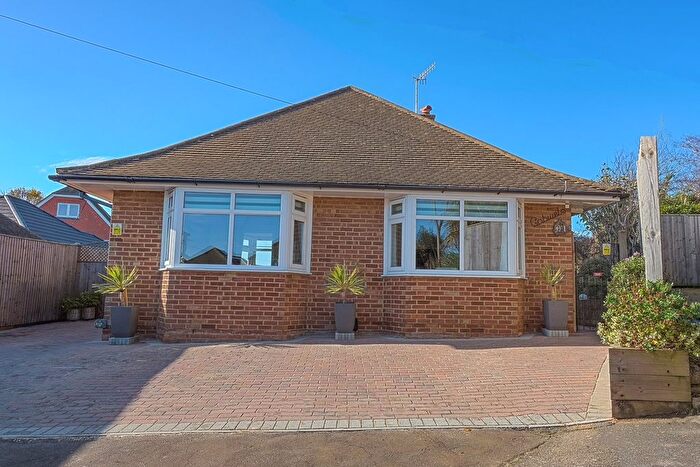 2 Bedroom Bungalow For Sale In Glyne Barn Close, Bexhill On Sea, TN40
