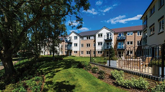 2 Bedroom Flat For Sale In Wratten Road West, Hitchin, Hertfordshire, SG5