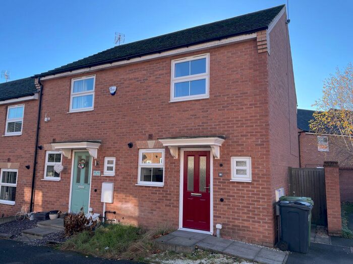 2 Bedroom Town House To Rent In James Street, Leabrooks, Alfreton, DE55