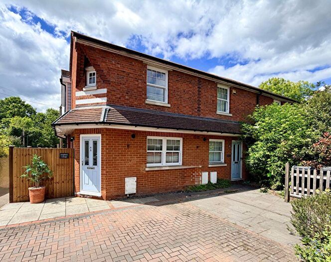 2 Bedroom End Of Terrace House For Sale In Bourne End - Stunning Cottage, SL8