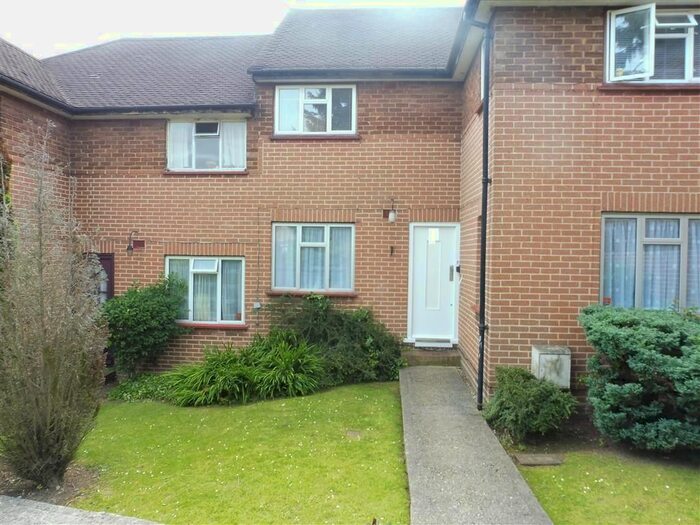 2 Bedroom Maisonette To Rent In York Road, Northwood, HA6