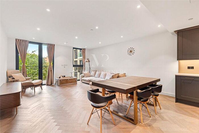 2 Bedroom Apartment To Rent In Merino Gardens, Tower Hamlets, London, E1W