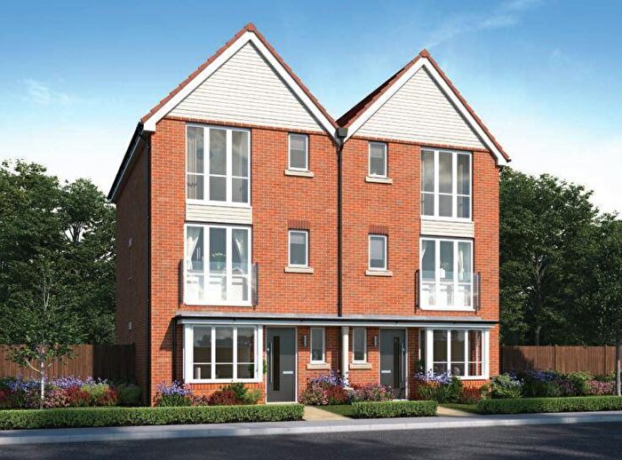 4 Bedroom Semi-Detached House For Sale In Limestone Road, Chichester, PO20
