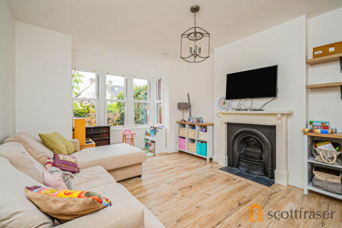 5 Bedroom Detached House To Rent In Latimer Road, Headington, OX3