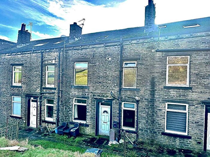 2 Bedroom Terraced House For Sale In Springfield Terrace, Midgley, HX2