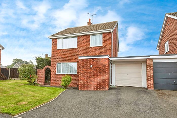 3 Bedroom Link Detached House For Sale In Mill Close, Newton Solney, Burton-On-Trent, DE15