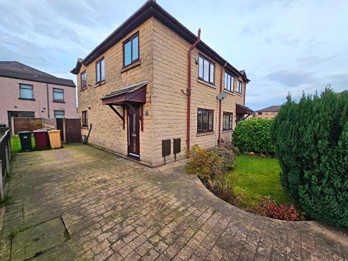 3 Bedroom Semi-Detached House To Rent In Moorfield Chase, Farnworth, Bolton, BL4
