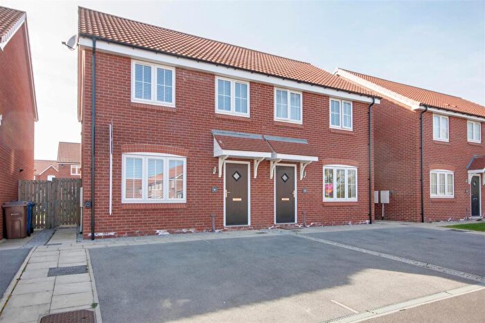 3 Bedroom Semi-Detached House For Sale In Reckitt Drive, Swanland, HU14