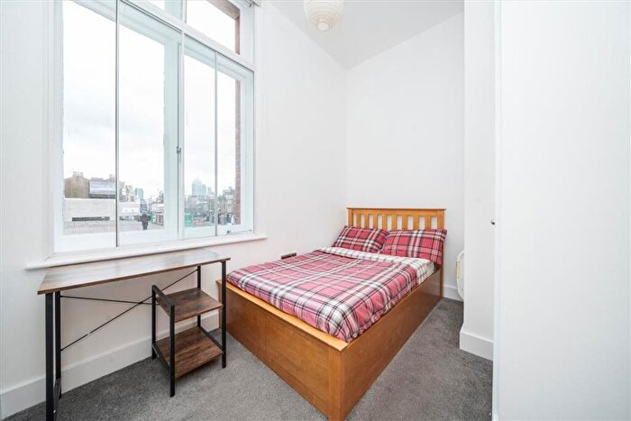 3 Bedroom Flat For Sale In Commercial Road, Limehouse, E1
