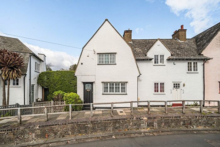 2 Bedroom End Terrace House For Sale In Ross Way, London, Greater London, SE9