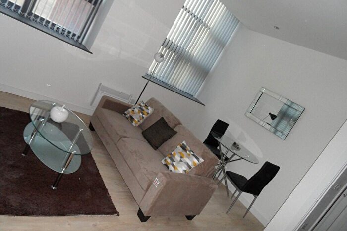 1 Bedroom Apartment To Rent In Mill St, Bradford, BD1