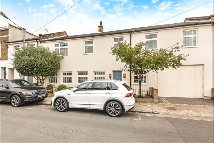 6 Bedroom House To Rent In Archway Street, Barnes, SW13