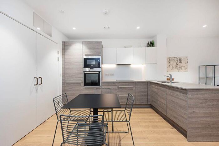 1 Bedroom Flat For Sale In Kingsland High Street, Dalston, London, E8