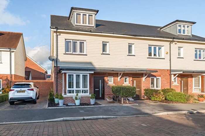 3 Bedroom End Of Terrace House For Sale In Fleet, Hampshire, GU51