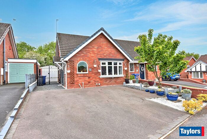 2 Bedroom Semi-Detached Bungalow For Sale In Kingswinford, Hillcroft Road, DY6
