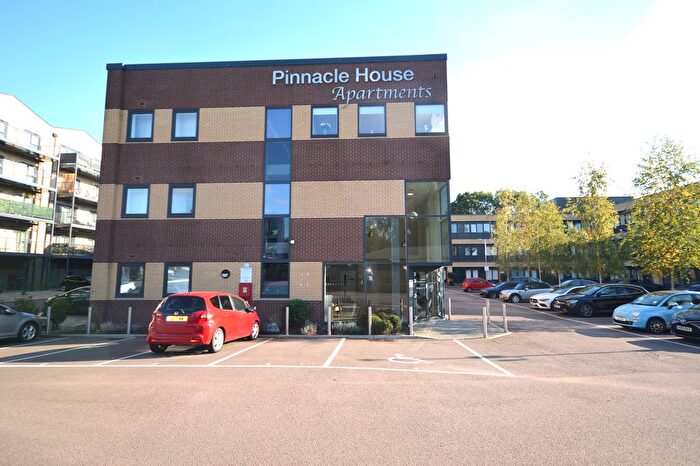 1 Bedroom Flat For Sale In Home Park Mill Link, Kings Langley, WD4