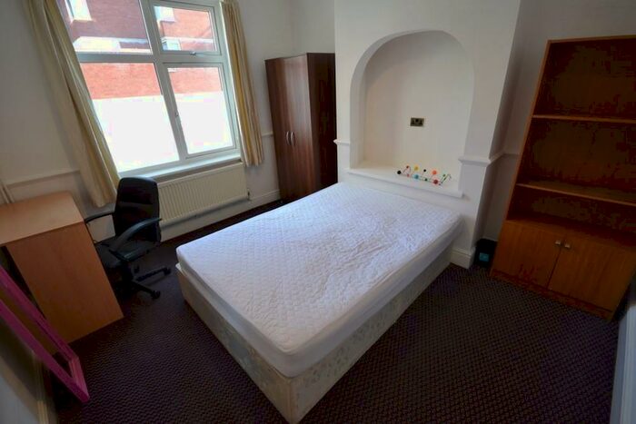 4 Bedroom House To Rent In Filbert Street East, Leicester, LE2