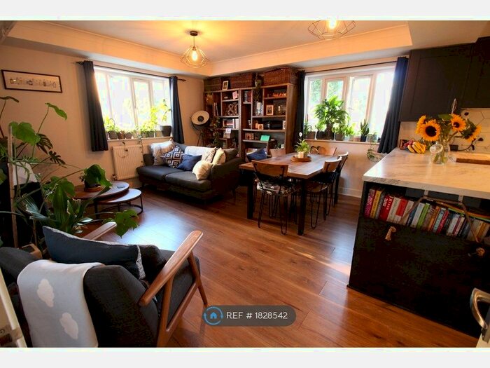 2 Bedroom Flat To Rent In Pennington Court, London, SE16