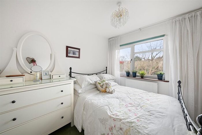 2 Bedroom Flat For Sale In Rutland House, The Farmlands, Northolt, UB5