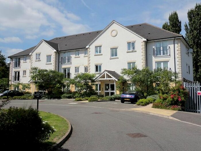 1 Bedroom Flat To Rent In Celandine Grove, Oakwood, London, N14