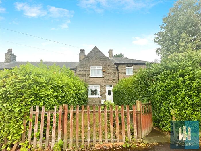 2 Bedroom Terraced House For Sale In Farfield Road, Almondbury, Huddersfield, HD5