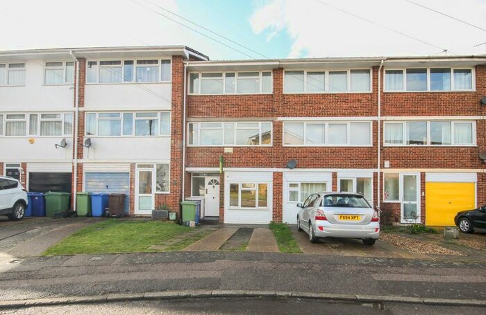 4 Bedroom Town House To Rent In Millfield, Sittingbourne, ME10