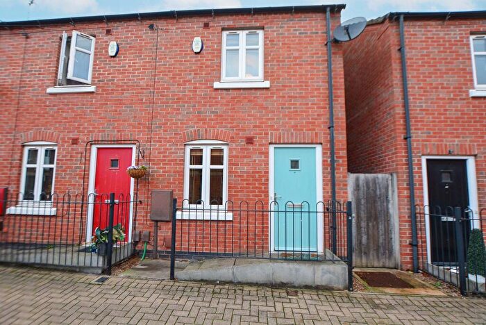 2 Bedroom End Of Terrace House For Sale In Percy Road, Aylestone, Leicester, LE2